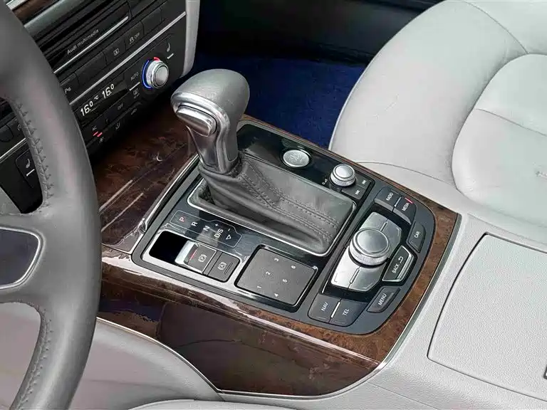Audi A6L 2014 — фото 11