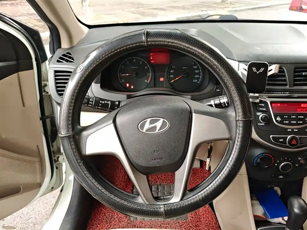 Hyundai Verna 2017 — фото 3