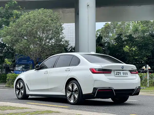 BMW i3 2023