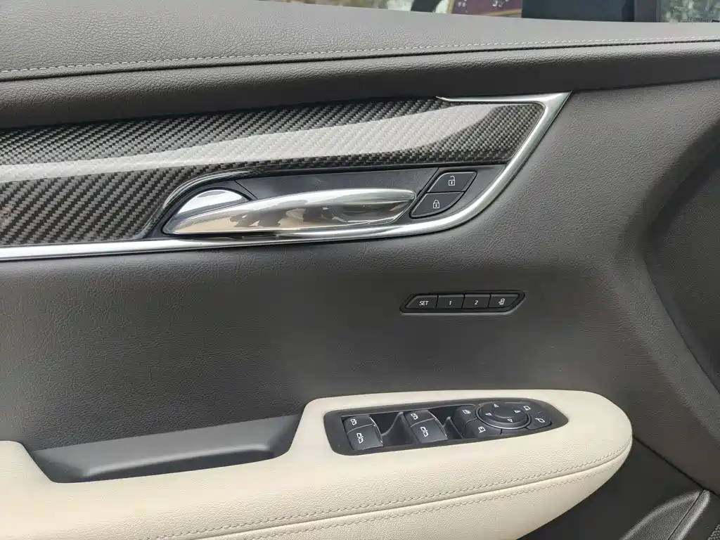 Cadillac XT6 2021 — фото 14