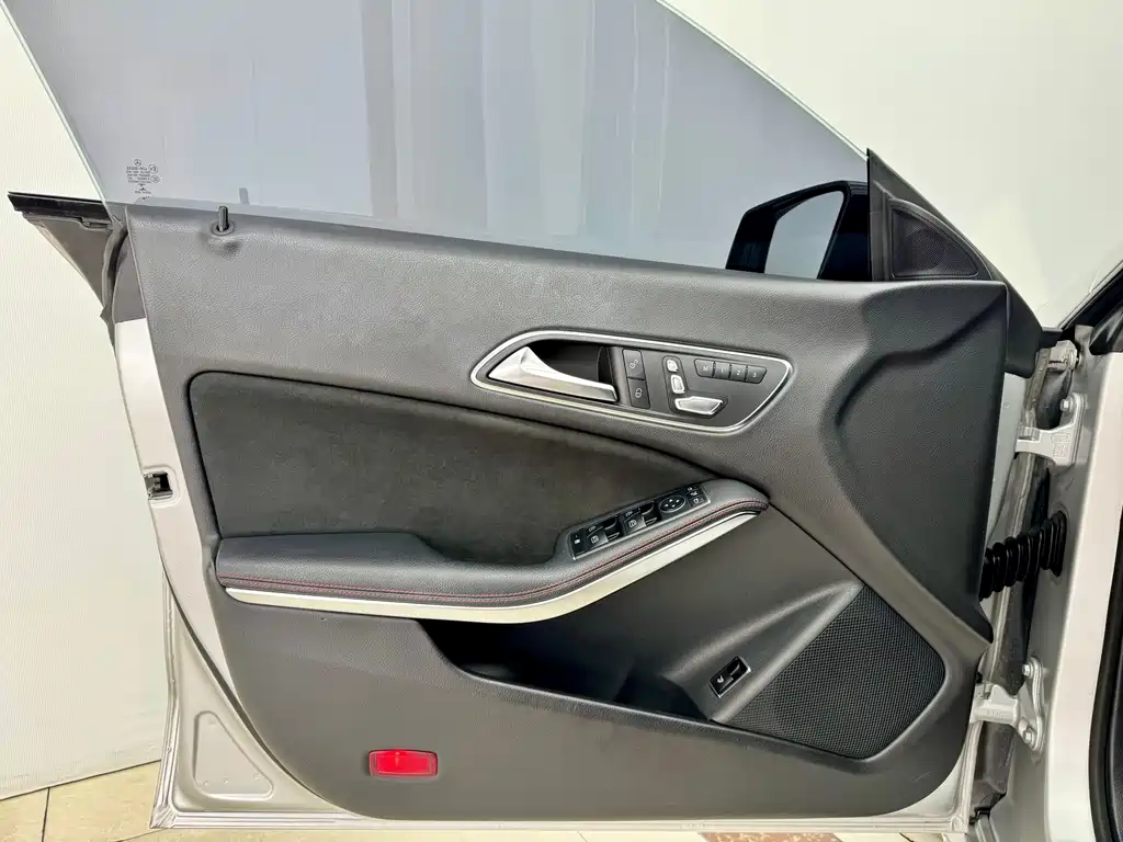 Mercedes-Benz CLA 2018