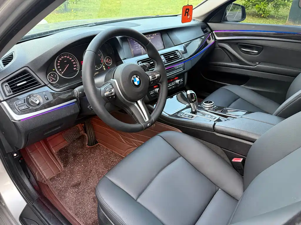 BMW 5 Series 2012 — фото 12