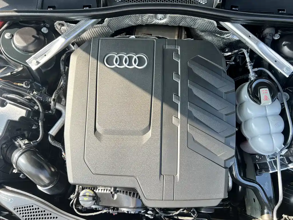 Audi A4L 2024 — фото 17