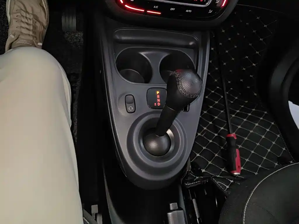 smart fortwo 2018 — фото 14
