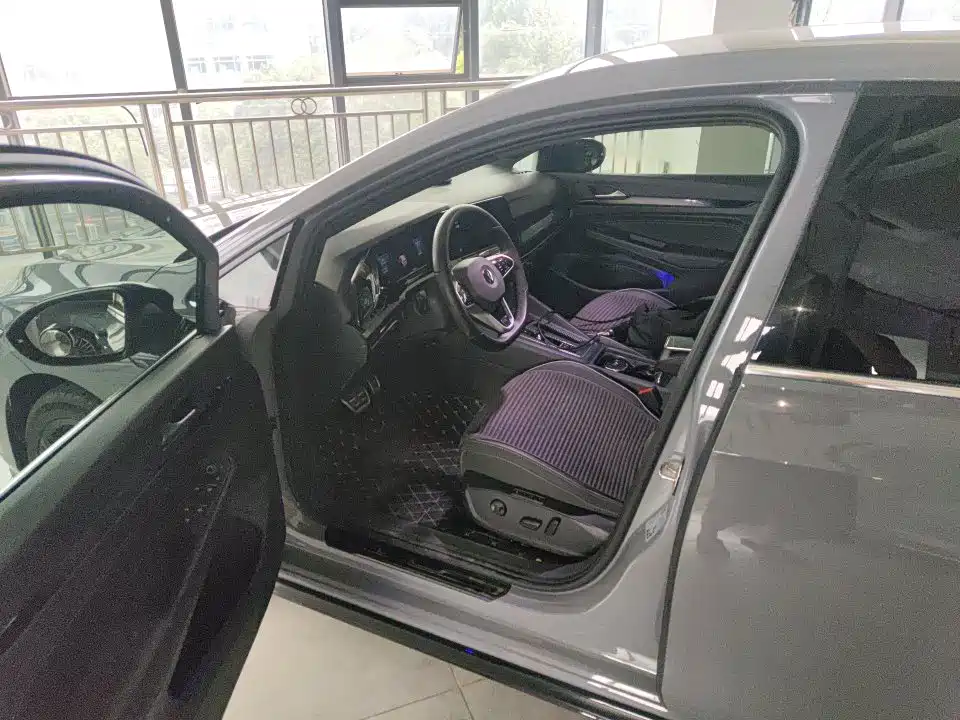 Volkswagen Golf 2022