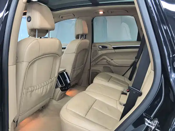 Porsche Cayenne 2011