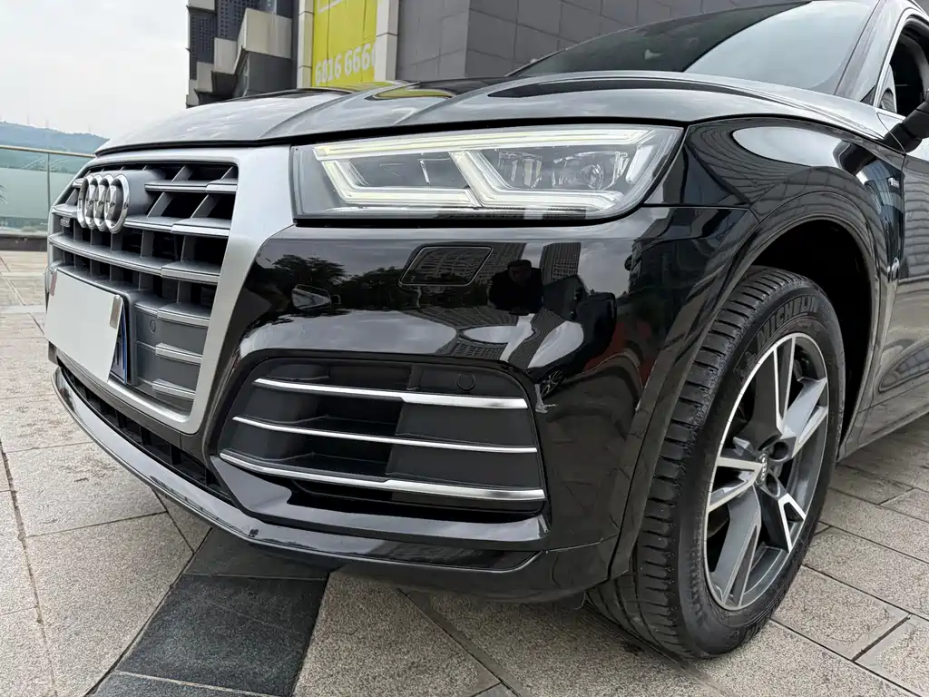 Audi Q5L 2019 — фото 13