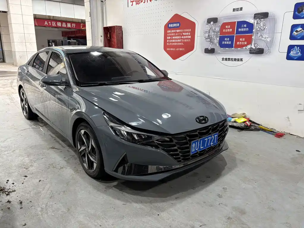 Hyundai Elantra 2023