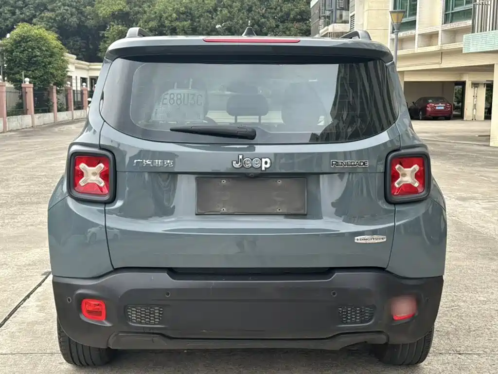 Jeep Renegade 2016 — фото 25