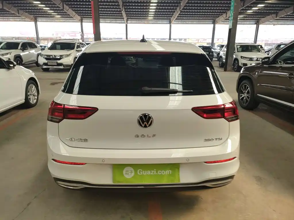 Volkswagen Golf 2024