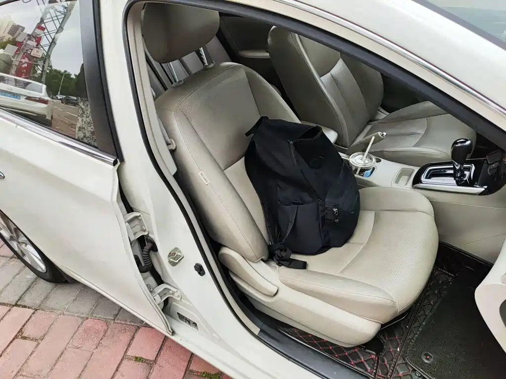 Nissan Sylphy 2018 — фото 25