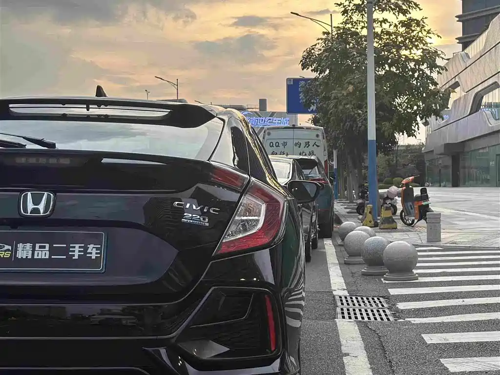 Honda Civic 2020 — фото 11