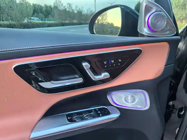 Mercedes-Benz GLC 2025