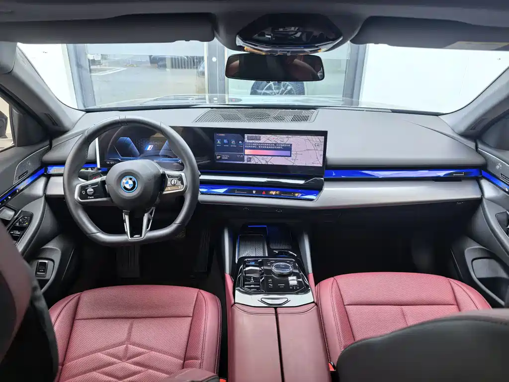 BMW i5 2025 — фото 10