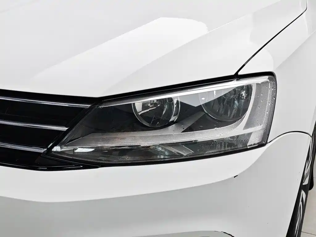 Volkswagen Sagitar 2017