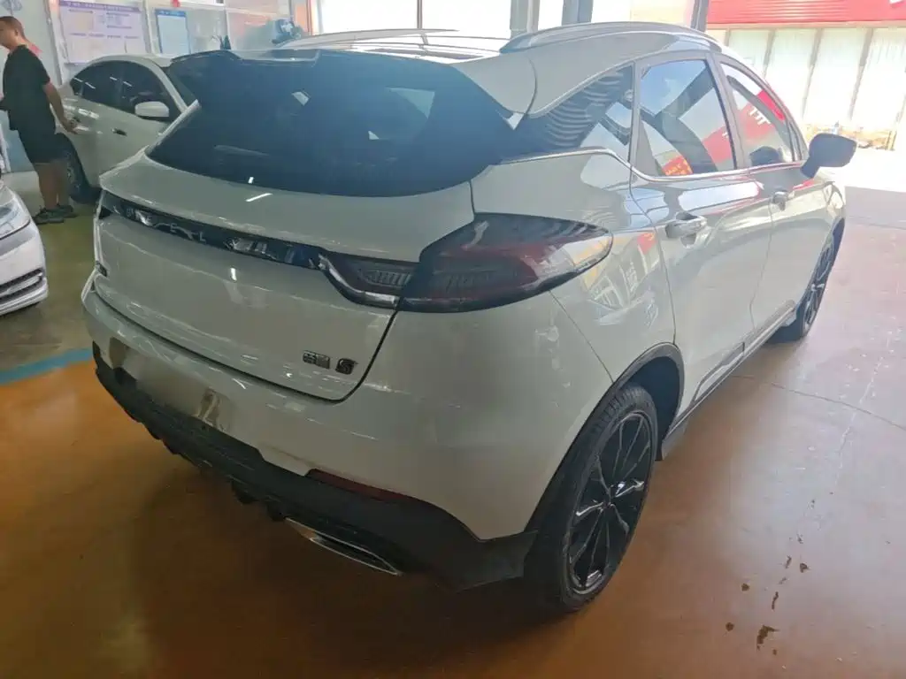 Geely Emgrand S 2022