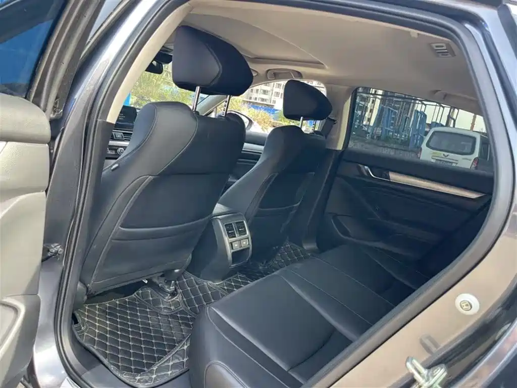 Honda Accord 2023 — фото 10