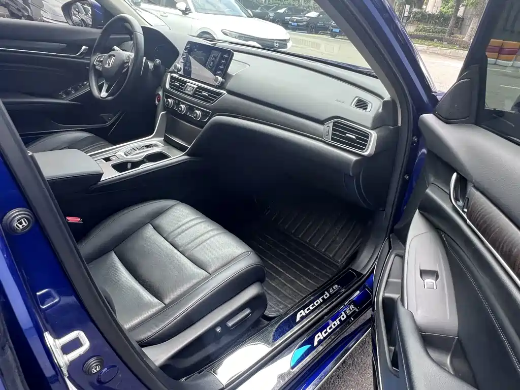 Honda Accord 2019 — фото 10