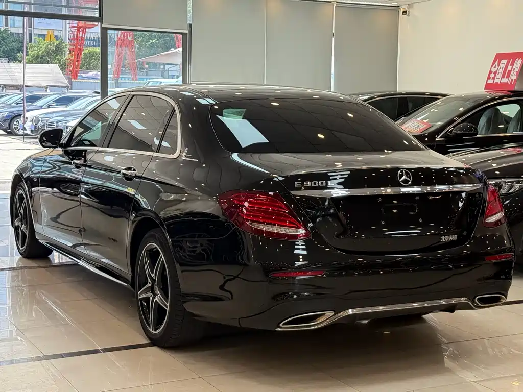 Mercedes-Benz E-Class 2020 — фото 26