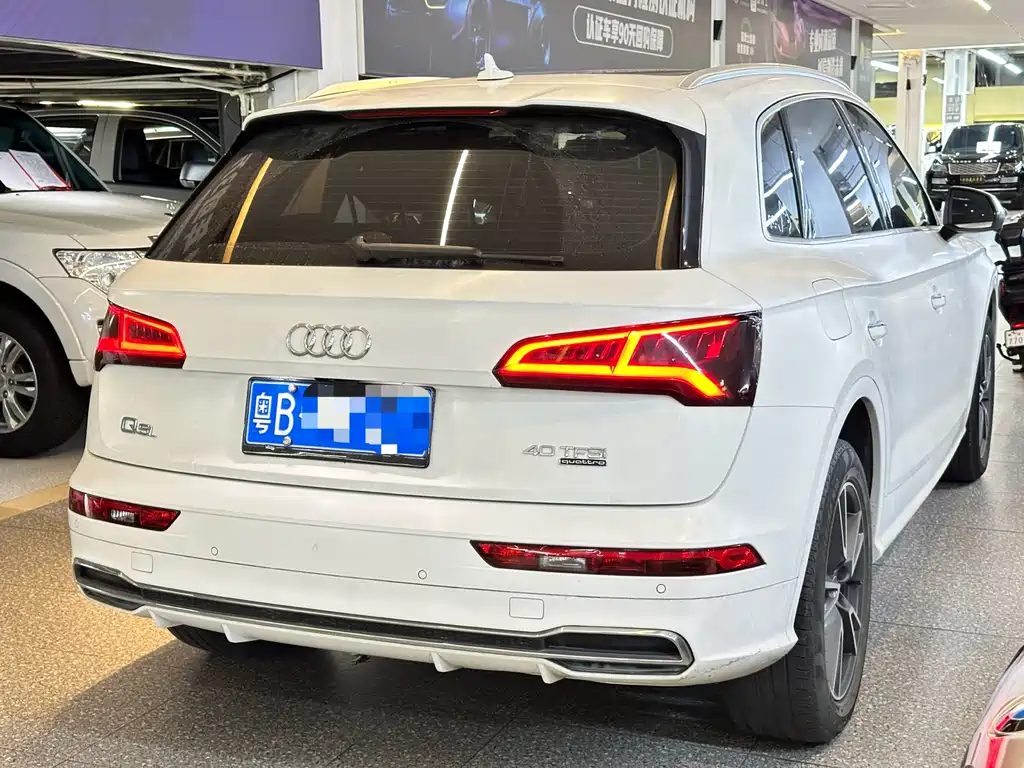 Audi Q5L 2020 — фото 8
