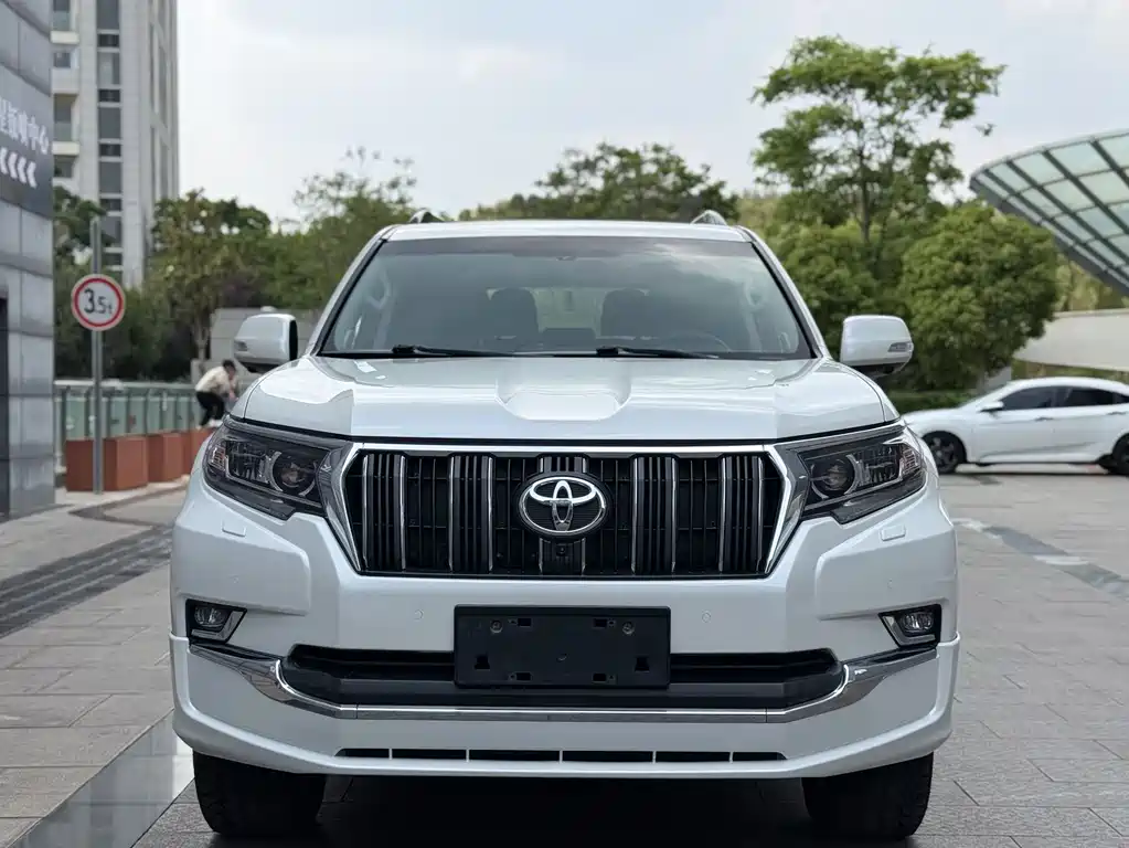 Toyota Prado 2019 — фото 2