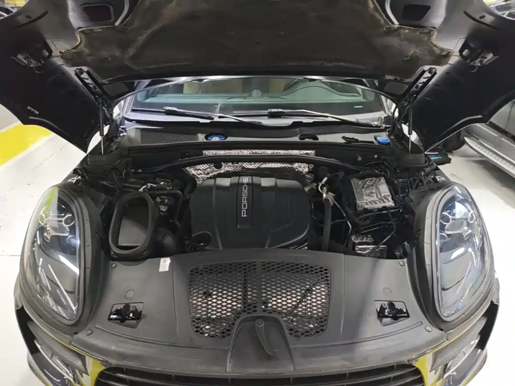 Porsche Macan 2019 — фото 16