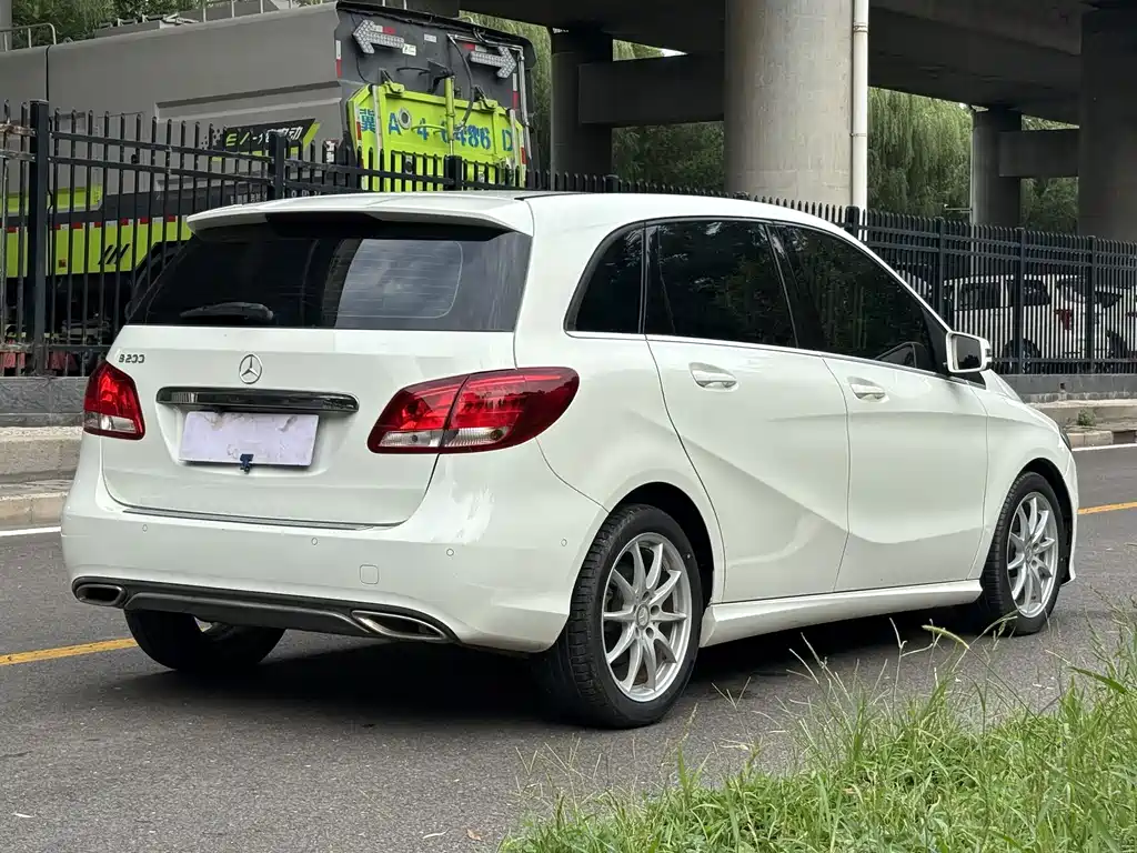 Mercedes-Benz B-Class 2015