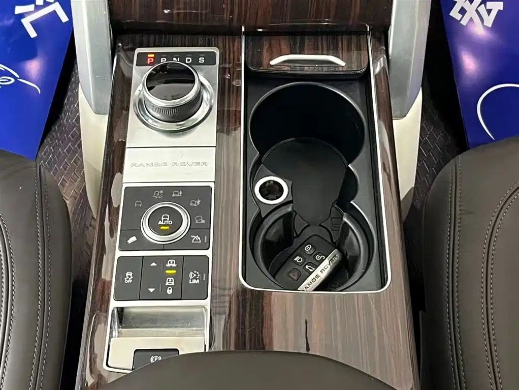 Land Rover Range Rover 2018 — фото 11