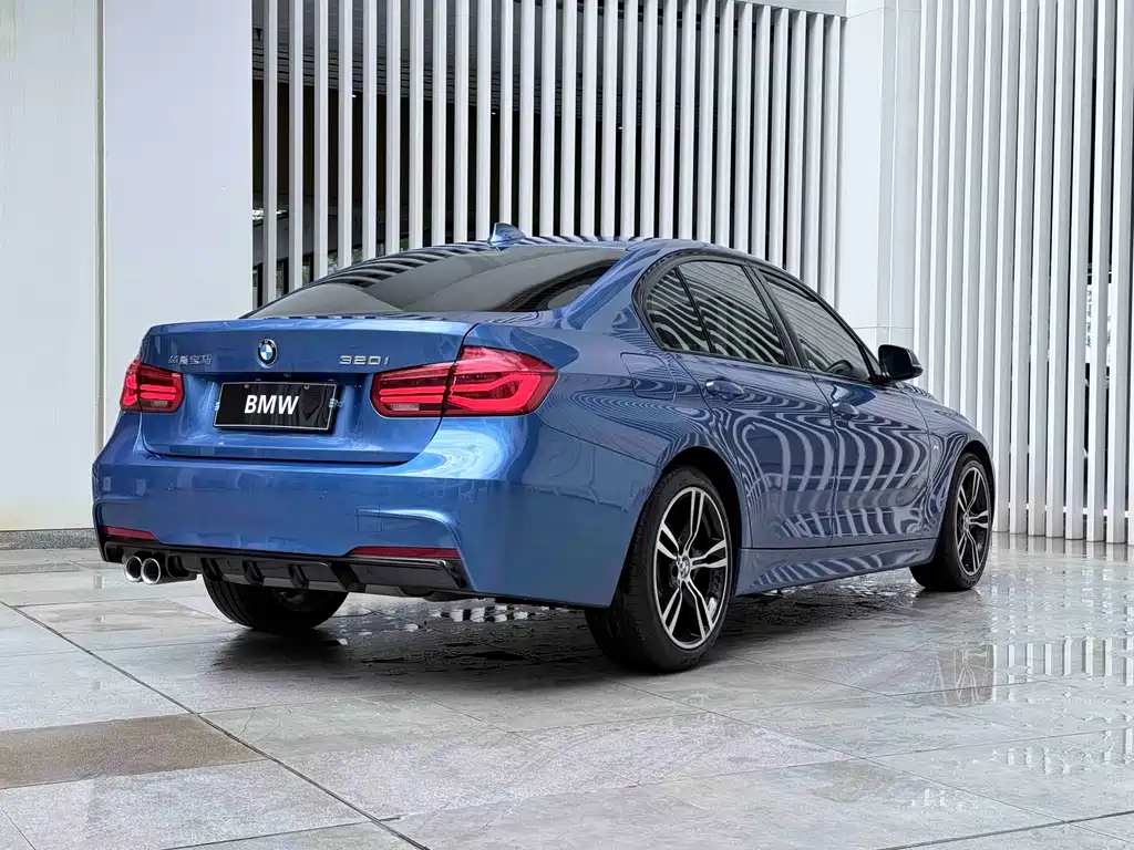 BMW 3 Series 2019 — фото 17