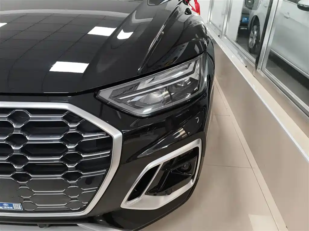 Audi Q5L 2022 — фото 24