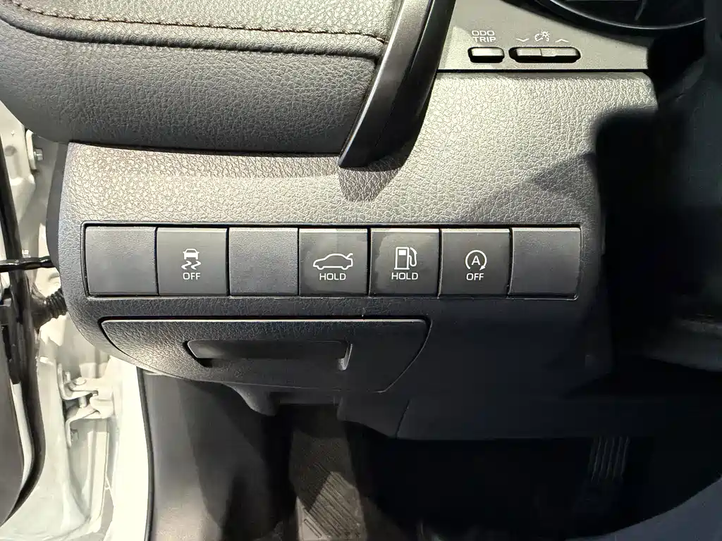 Toyota Camry 2022 — фото 15