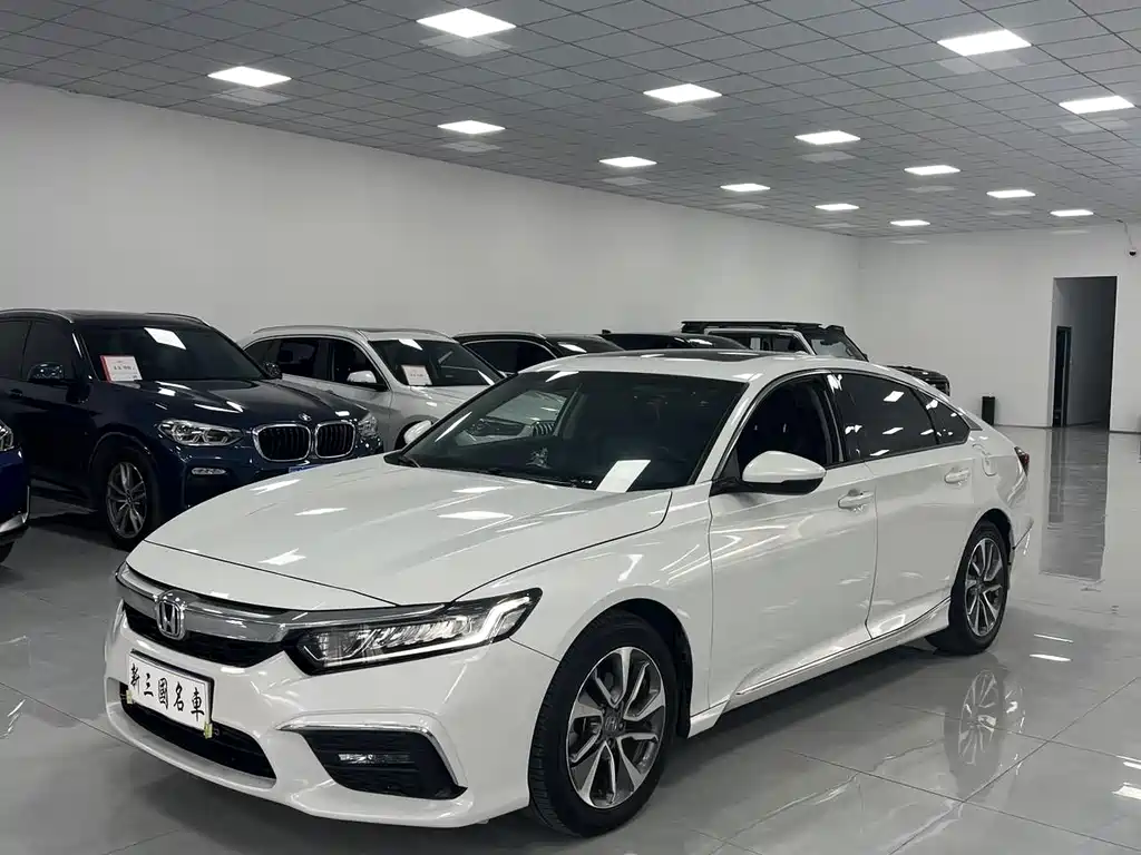 Honda Inspire 2021 — фото 1