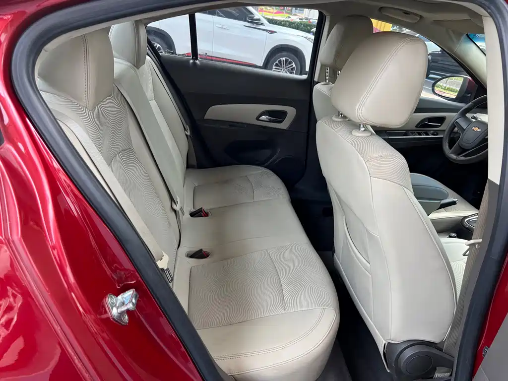 Chevrolet Cruze 2015 — фото 10