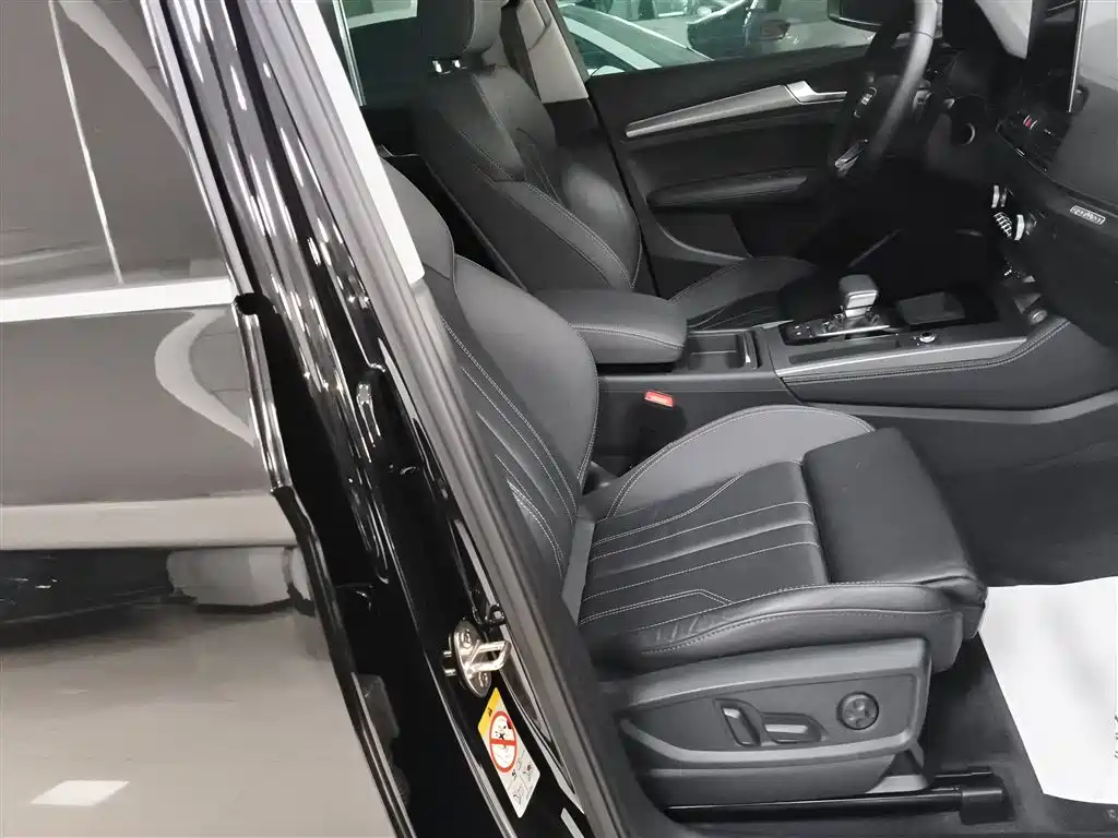 Audi Q5L 2022 — фото 25