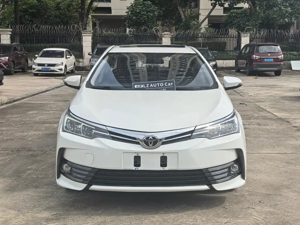 Toyota Corolla 2018 — фото 2