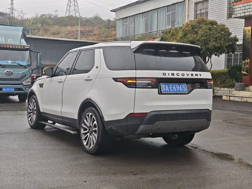 Land Rover Discovery 2018 — фото 10
