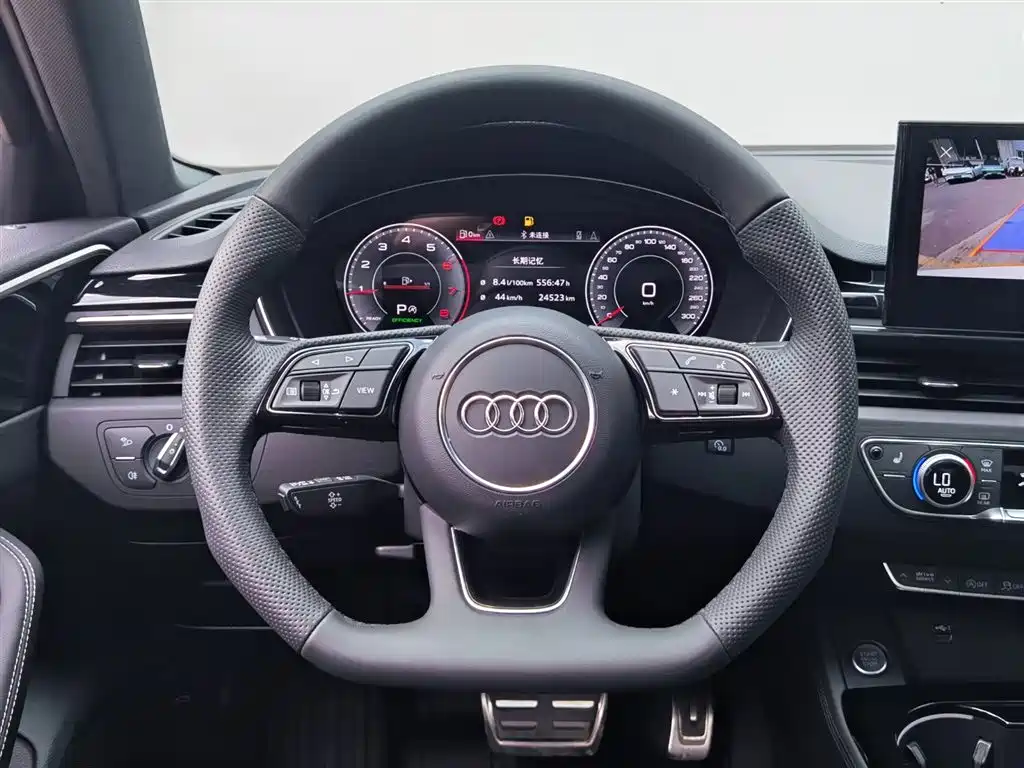 Audi A4L 2025 — фото 16