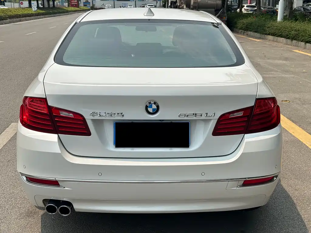BMW 5 Series 2016 — фото 5