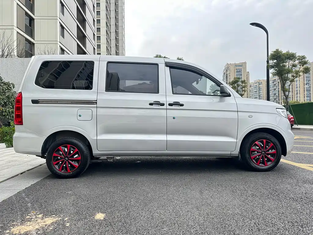 Wuling Hongguang V 2024 — фото 4