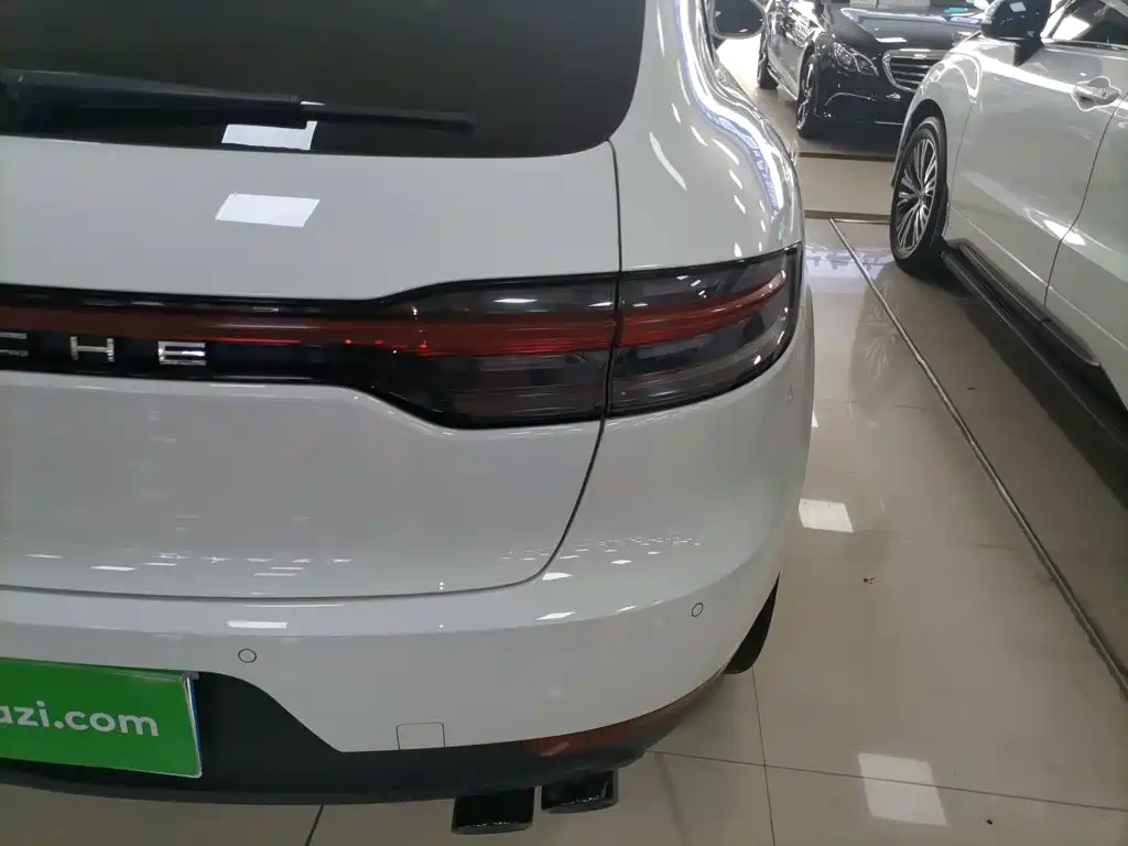 Porsche Macan 2019 — фото 24