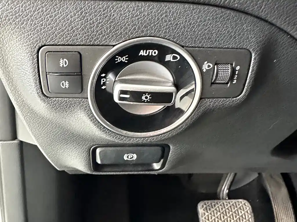 Mercedes-Benz GLA 2017 — фото 24
