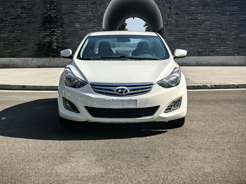 Hyundai Elantra 2012