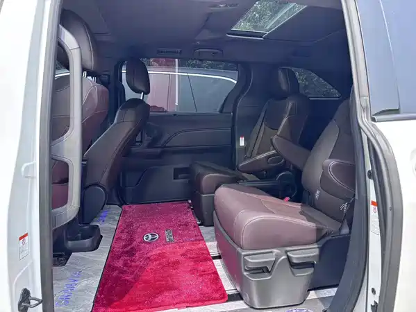 Toyota Granvia 2024