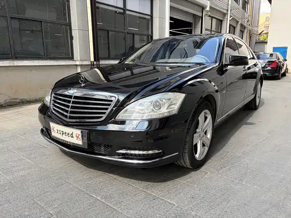 Mercedes-Benz S-Class 2011