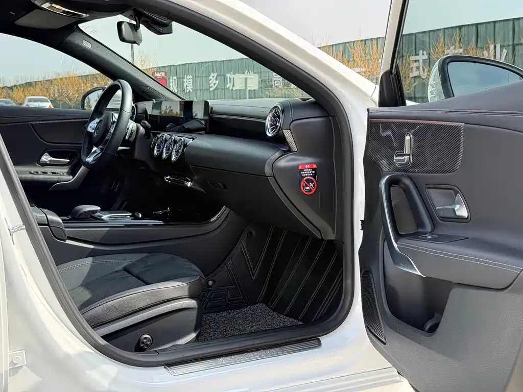 Mercedes-Benz A-Class 2021 — фото 35