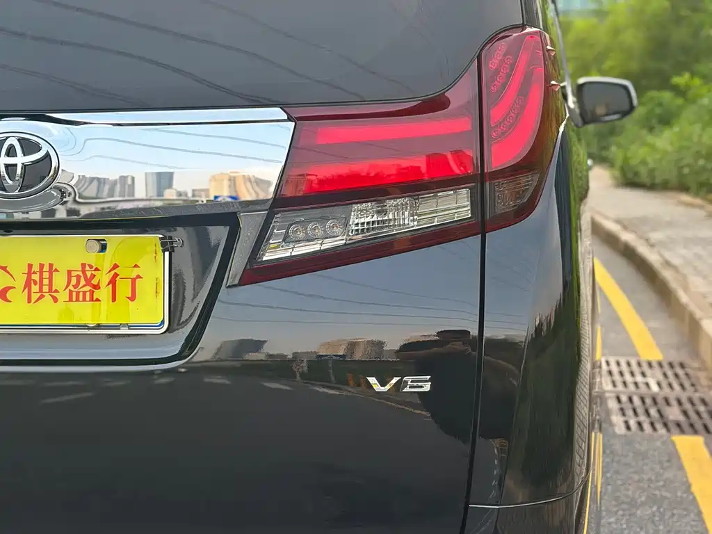 Toyota Alphard 2018 — фото 24