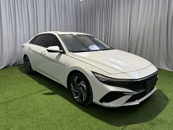 Hyundai Elantra 2023