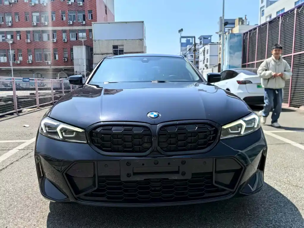 BMW 3 Series 2023 — фото 1