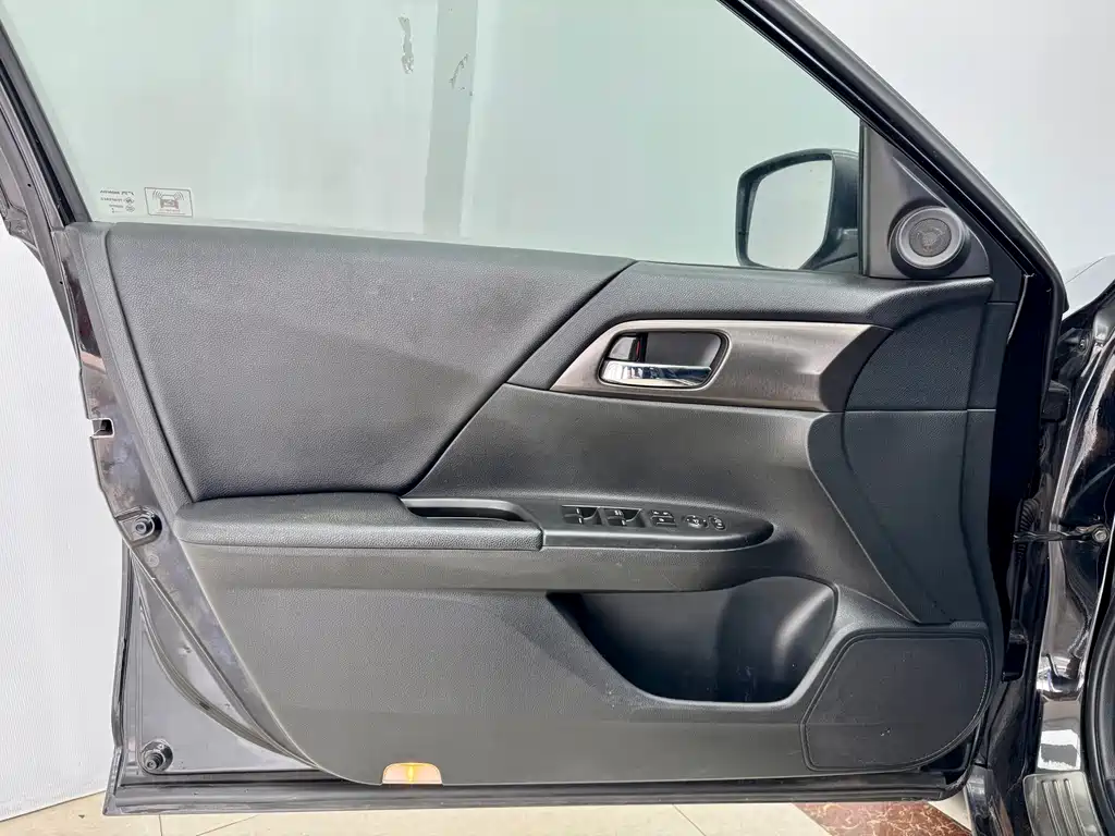 Honda Accord 2015 — фото 7
