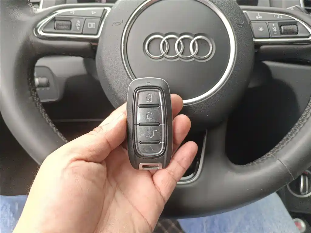 Audi Q3 2017 — фото 11